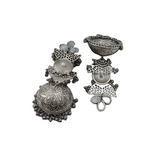 Pendientes de tuerca de moda para mujer, Plata pesada, aspecto similar, cuentas de perlas blancas, piedra Kundan jhumka, pendientes de latón hechos a mano, venta al por mayor - Product Image 2