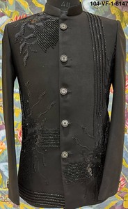 ชุดสูท Jodhpuri สีดำ Obsidian Black TR Lachka Base Shadow Vine พร้อมลายเรขาคณิต Rain Panel และลายดอกไม้แบบพันรอบตัวสำหรับเจ้าบ่าว - Product Image 3
