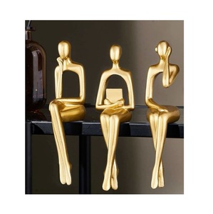 Sculpture en aluminium coulé de qualité supérieure, conçue pour ajouter un intérêt visuel et un caractère raffiné aux espaces intérieurs modernes - Product Image 4