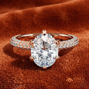 Bague de fiançailles en or rose avec moissanite/diamant taille ovale pour femme, bague micro-pavée de diamants, style halo, élégante pour mariage - Product Image 1
