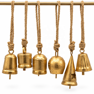 Campanas Metálicas Doradas de Perfil Mixto con Colgadores de Yute para Decoración de Árboles de Navidad y Estilo Festivo - Product Image 1