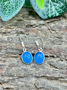 Boucles d'oreilles ovales en calcédoine bleue argentée faites à la main, bijoux minimalistes en pierres précieuses pour femmes - Product Image 1