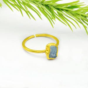 Anillo Ajustable Chapado en Oro con Ópalo de Fuego Natural, Joyería Artesanal Minimalista Boho con Piedras Preciosas para Mujer, Suministro al por Mayor - Product Image 5
