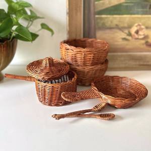 Ensemble de cuisine en rotin pour enfants, ustensiles de cuisine factices à prix avantageux, pour jeux imaginatifs des tout-petits - Product Image 1