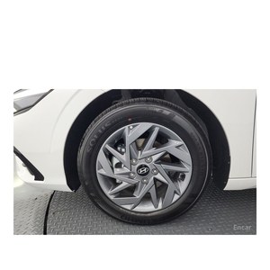 Hyundai Avante Moderne 2025, 2 452 km, Émissions Euro V, Sièges en Cuir, Volant à Gauche, Caméra Arrière - Product Image 5