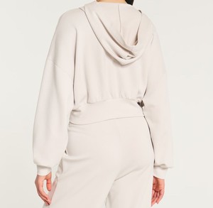 เสื้อฮู้ดดี้ผู้หญิงดีไซน์ใหม่ล่าสุด สีสันสดใส ปรับแต่งสีได้ ใส่โลโก้ด้านหน้าได้ ผ้าฟลีซเนื้อนุ่ม ระบายอากาศได้ดี เหมาะสำหรับฤดูหนาว ฤดูใบไม้ร่วง และฤดูใบไม้ผลิ - Product Image 5