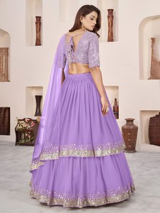Ensemble Lehenga Choli violet tissé en Georgette avec bordure en dentelle à sequins, jupe fluide et chemisier, séchage rapide, tenue de mariage et de Diwali - Product Image 5