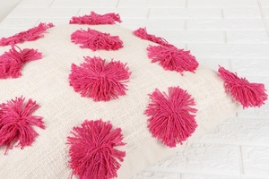 Housse de coussin carrée à fermeture éclair, 100% coton, tuftée à la main, texture brodée, moderne, ivoire rose, personnalisable, avec bordure à franges - Product Image 2