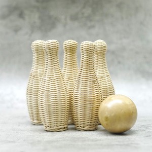 Juguete de desarrollo infantil al por mayor, juego de bolos de mimbre natural de alta calidad y tamaño mini para niños - Product Image 5