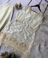 Ensemble haut, pantalon palazzo et dupatta FENDY de créateur, orné de perles, de broderie à sequins et de découpe, 84597 Blanc
