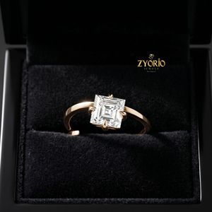 Bague solitaire en moissanite taille princesse, or 14 carats, bague de fiançailles de luxe haut de gamme, bijoux fins - Product Image 4