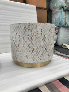 Oferta de Navidad: Mesita de Noche Estilo Ángel Pintada a Mano con Patrón Animal de Resina y Forma Personalizada - Product Image 6