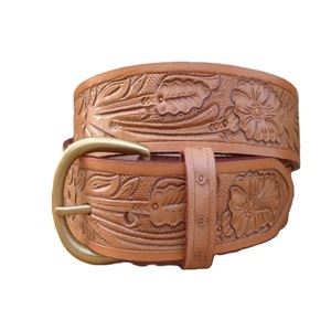 Cinturón de cuero occidental para hombre de alta calidad, color marrón canela, con grabado floral y hebillas de latón de un solo pasador. - Product Image 4
