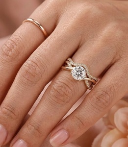 Ensemble de bague de fiançailles en platine 950 avec diamant rond de 1,10 carat, couleur E, VS, diamant cultivé en laboratoire de 0,12 carat, alliance assortie incurvée, ensemble de bijoux fins - Product Image 1