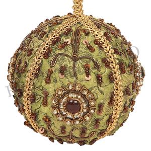 บราซีล สตูดิโอ งานแฮนด์เมด ผลิตภัณฑ์รักษ์โลก ผ้ากำมะหยี่ ผ้าซาติน ประดับลูกปัด ปักลาย ตกแต่งต้นคริสต์มาส ขนาด 4 นิ้ว 10 ซม. ผลิตตามสั่ง สีทอง จากโรงงาน - Product Image 1