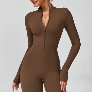 Combinaison athlétique décontractée à manches courtes et cordon de serrage pour femmes |   Combinaison de yoga intégrale à jambes évasées avec passepoil contrastant pour le sport - Product Image 5