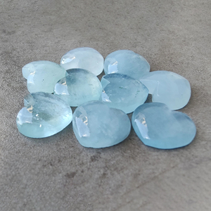 Pierre précieuse naturelle de qualité AAA, bleu aqua, taille cœur, cabochon laiteux, dos plat, calibrée, pour la fabrication de bijoux - Product Image 3