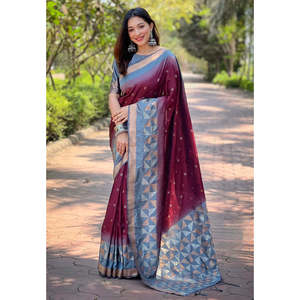 Sari en soie douce bordeaux Elite Weaves avec bordure florale et contraste tissé Zari, élégant pour club, protection solaire, séchage rapide - Product Image 1