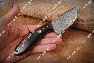 Cuchillo EDC Skinner de Acero de Damasco Personalizable al por Mayor con Hoja Fija de Espiga Completa, Mango de Hueso y Funda de Cuero para Camping al Aire Libre, OEM - Product Image 3