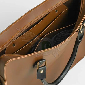 Sac à bandoulière en cuir véritable de haute qualité, personnalisable, durable, pour ordinateur portable, idéal pour les voyages, les réunions, le travail quotidien, avec rangement organisé - Product Image 4