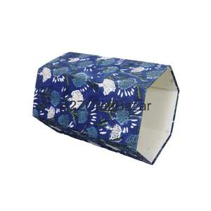 Poubelle pliable à ouverture supérieure en coton et carton imprimé floral hexagonal, faite à la main, élégante, pour bureau et extérieur - Product Image 4