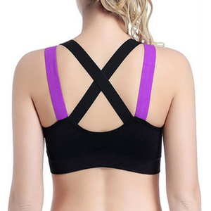 Sujetador deportivo rosa con cuello redondo, soporte medio, transpirable, top de yoga, diseño sin costuras, color sólido, de Run Apparel - Product Image 5