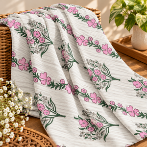 Hochwertiger gewebter Baumwollstoff mit botanischen Blumenmustern für die Herstellung von Kleidungsstücken, Näharbeiten und dekorativen Innentextilien. - Product Image 2