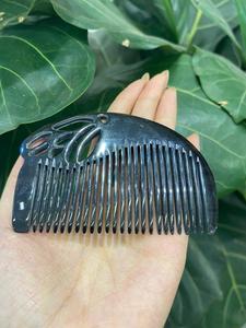 Peigne à cheveux en corne de vache écologique, forme naturelle, fait main, de luxe, démêlant pour cheveux bouclés, ondulés, épais et longs - Product Image 4