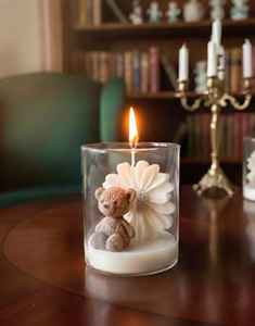 Vela de Regalo para Bautizo, Vela Aromática en Vaso de Vidrio con Diseño de Osito y Flor Daisy, Etiqueta Personalizada, Regalo de Cumpleaños, Caja Personalizada - Product Image 1