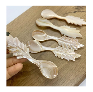 Juego de Cuchara y Tenedor de Concha Marina Hechos a Mano, Diseño Zen Asiático, Ecológico, Ligero, Duradero, Novedoso y Creativo, Vajilla para Negocios - Product Image 1