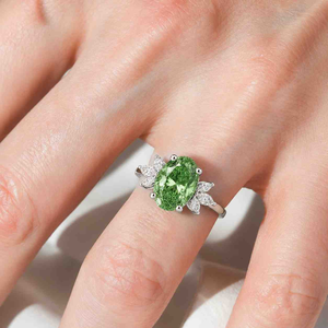 Anillo de Compromiso Moderno con Corte Oval Esmeralda, Engaste de Oro de 18K con Diseño de Flor, Joyería Fina Clásica para Mujer - Product Image 6