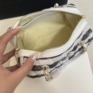 กระเป๋าถือสานแฟชั่นดีไซน์เนอร์สำหรับผู้หญิง ลดราคาสุดฮอต เหมาะสำหรับไปเที่ยวชายหาด ปิกนิก ฤดูใบไม้ผลิ แคมป์ปิ้ง คุณภาพสูง - Product Image 3