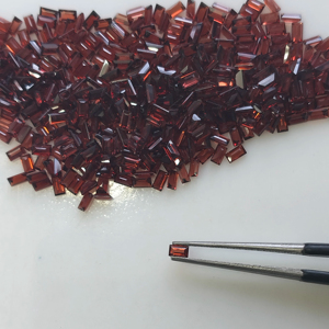 Granat Rouge Naturel 3x1.7MM Coupe Baguette Qualité Supérieure Pierre Précieuse Libre pour la Fabrication de Bijoux Red Mountain Gems Taille Personnalisable - Product Image 1