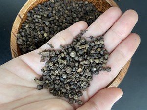 พริกไทยดำคุณภาพพรีเมียมเกรดสูงจากซัพพลายเออร์เวียดนาม เครื่องเทศพริกไทย รสเผ็ด 500 570 กรัม/ลิตร ผ่านการคัดแยกและกระบวนการผลิตอย่างดี - Product Image 5
