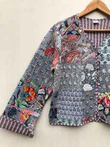 Chaqueta Acolchada de Algodón Hecha a Mano con Estampado Floral Reversible, Chaqueta Corta con Bolsillos Delanteros para Otoño - Product Image 5