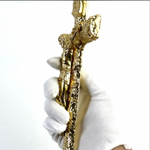 Croix murale religieuse de Jésus en métal plaqué argent, petite, sculptée, avec impression numérique, vente en gros - Product Image 4