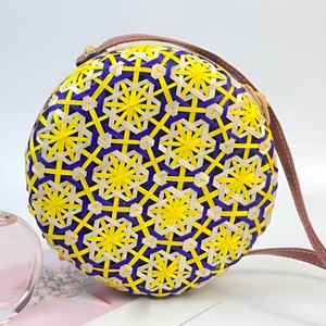 Bolso cruzado redondo de bambú para mujer, bolsa de bambú moderna, hecha a mano, circular, de color, con correa larga, hecho en Vietnam - Product Image 1