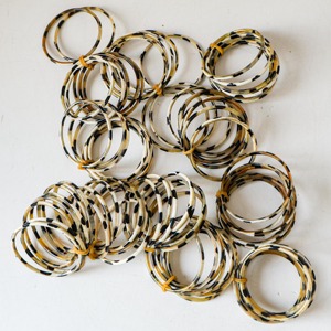 Bracelets en corne de buffle de qualité supérieure artisanale, unisexes, naturels, faits à la main, élégants, bijoux uniques - Product Image 6