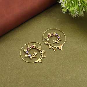 Boucles d'oreilles créoles soleil et lune dorées, boucles d'oreilles pendantes célestes en pierres colorées, bijoux ethniques bohèmes - Product Image 3