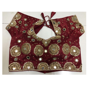 Blusa de satén tejido de la serie Boutique de diseñador, estilo crop top, lista para usar, ideal para bodas de invierno. - Product Image 3