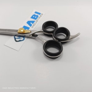 กรรไกรตัดผม Habi Industries รุ่น HI-HCS-1300 แข็งแรงทนทาน ใบมีดคมกริบ ปลั๊กแบบ EU สำหรับช่างมืออาชีพและใช้ในบ้าน - Product Image 1