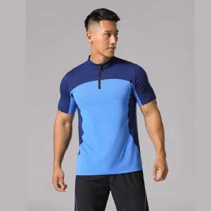 เสื้อยืดคอกลมแขนสั้นผู้ชาย สีน้ำเงิน ลายบล็อก แห้งเร็ว ผ้าถัก 100% คอตตอน สวมใส่สบาย ทรงปกติ ความยาวปกติ - Product Image 1