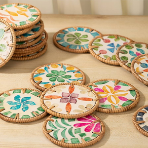 Sets de table carrés en rotin naturel, faits à la main, avec motifs colorés en nacre, à prix abordable - Product Image 4