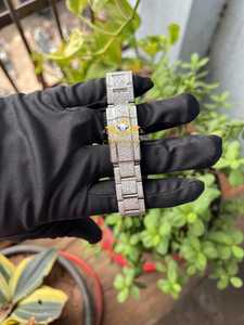 Montre à quartz analogique avec chiffres romains argentés, lunette en cristal de moissanite, bracelet en acier inoxydable, 41 mm, résistance à l'eau 3 ATM, luxe - Product Image 4