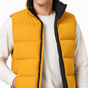 Gilet matelassé jaune moutarde pour homme avec col montant contrastant noir |   Veste d'hiver sans manches rembourrée |   Fermeture éclair intégrale - Product Image 2