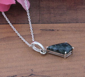 Collar de Ágata Musgosa Natural con Colgante de Plata de Ley 925 Chapado en Platino con Engaste Vintage, Genuino Ágata Verde Bosque - Product Image 1