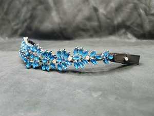 Élégante muserolle noire en cuir véritable de selle anglaise avec pierres bleues facettées et accents argentés pour l'équitation western, modèle CB-96 - Product Image 1