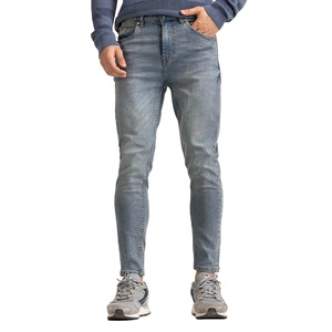 Jeans en denim sur mesure pour hommes, fabriqués par un créateur offrant des choix de tissus tendance et confortables - Product Image 6