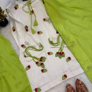 Ensemble Kurta Farshi en coton pur brodé pour femmes avec pantalon et dupatta |   Broderie multi-aiguilles pour vêtements ethniques de créateur | - Product Image 4