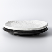 Lot de Plats Ronds en Céramique Rustiques Noir et Blanc de 7,75 po, Forme Pierre Texturée, Style Vintage, du Bangladesh, pour Dîner, Vente en Gros Fabricant